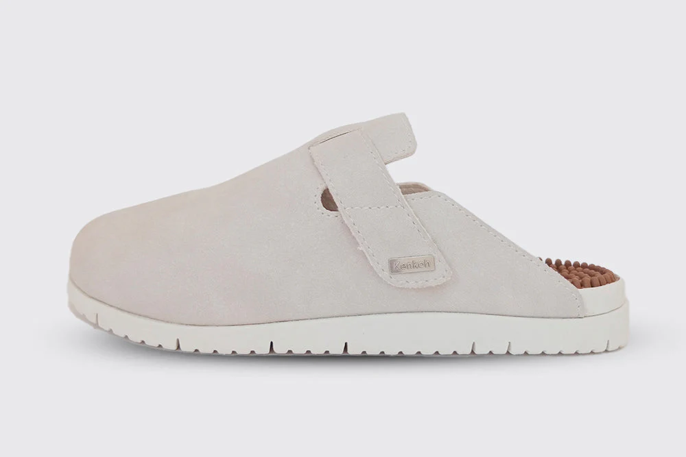 KenkohChibaWhite4_dc03ae79-12d2-47f0-b3f4-4a16bd736521